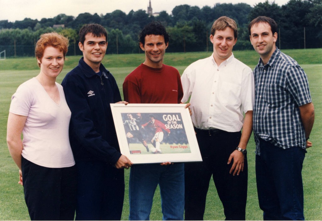 With the editorial team – including the legendary @sampilger) presenting Ryan Giggs with Manchester United official magazine's 1997/98 Goal of the Season award... He scored an even better one the following year.